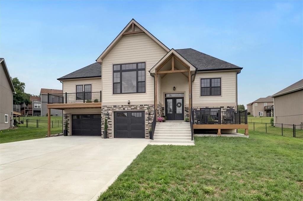 1603 Birdie Circle Property Photo 3