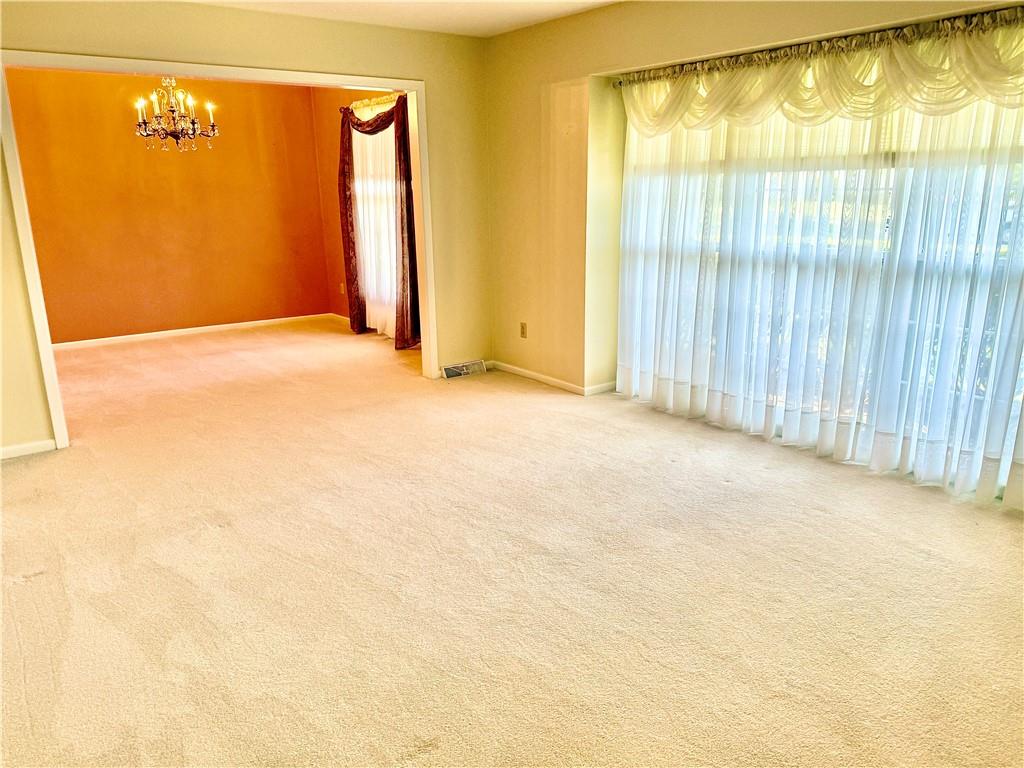 107 Winston Place Property Photo 7
