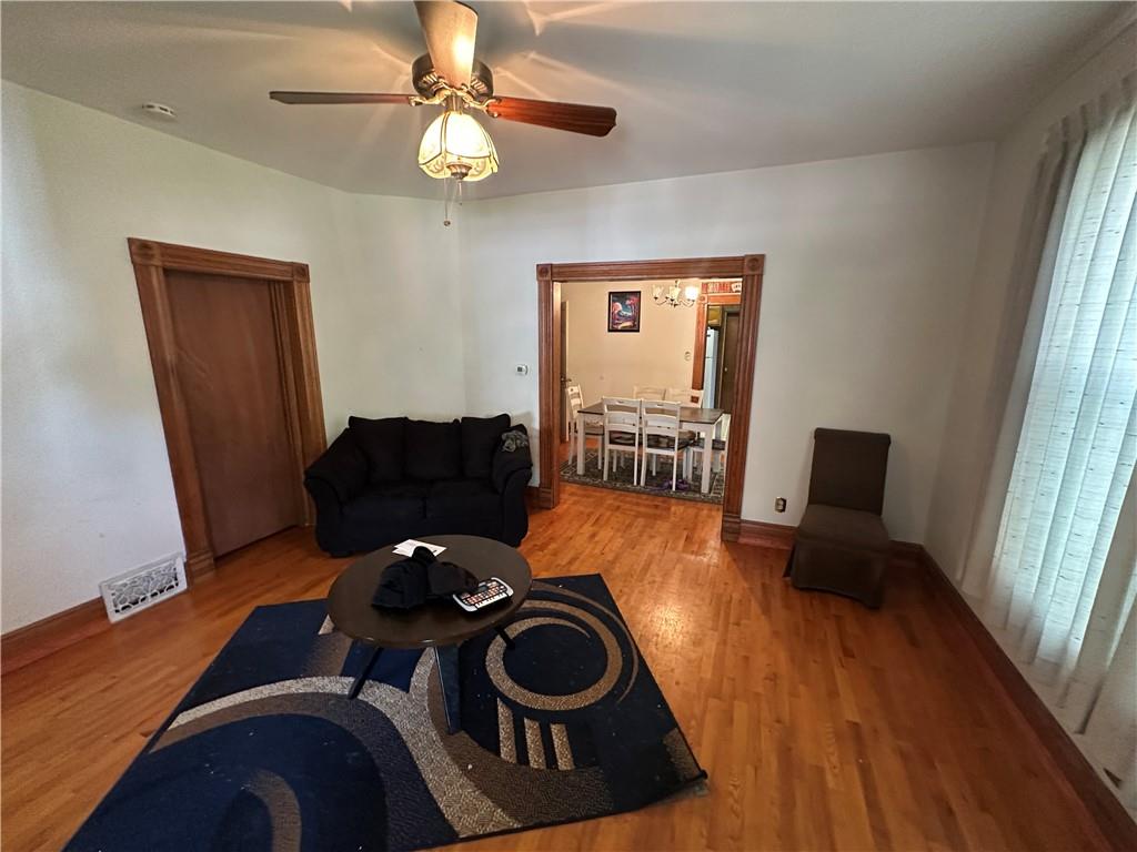 2425 Olive Street Property Photo 15