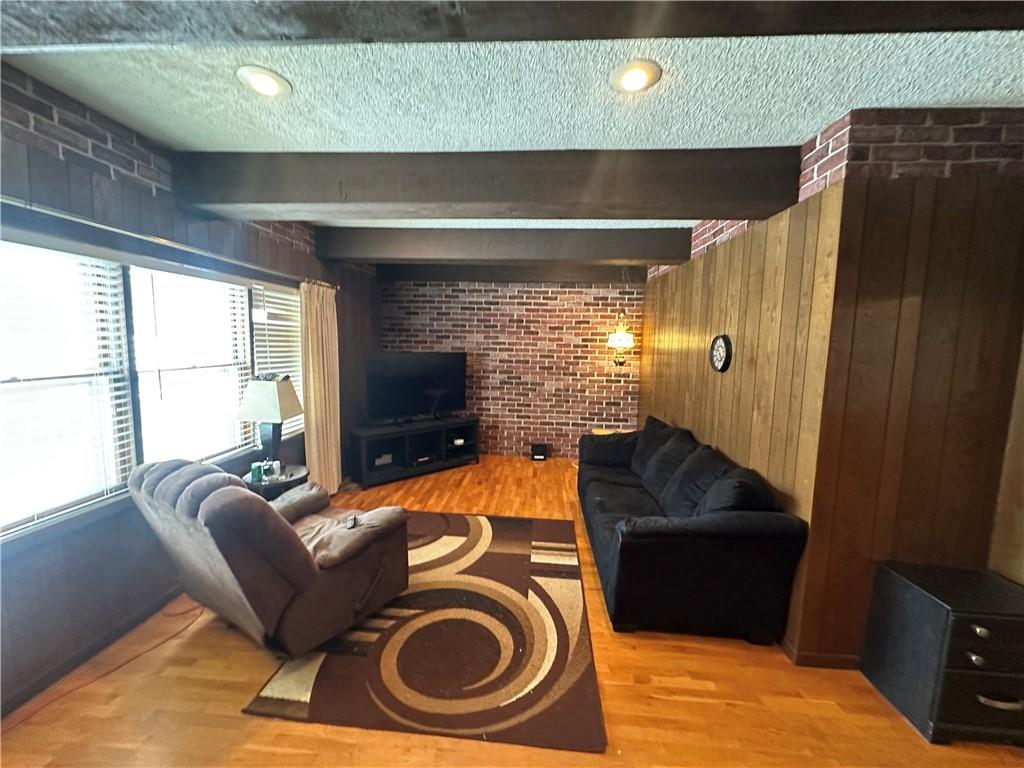 2425 Olive Street Property Photo 18