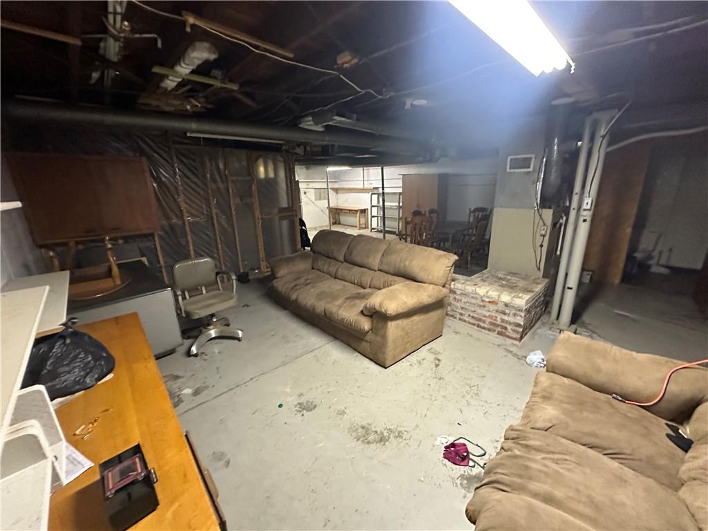 2425 Olive Street Property Photo 36