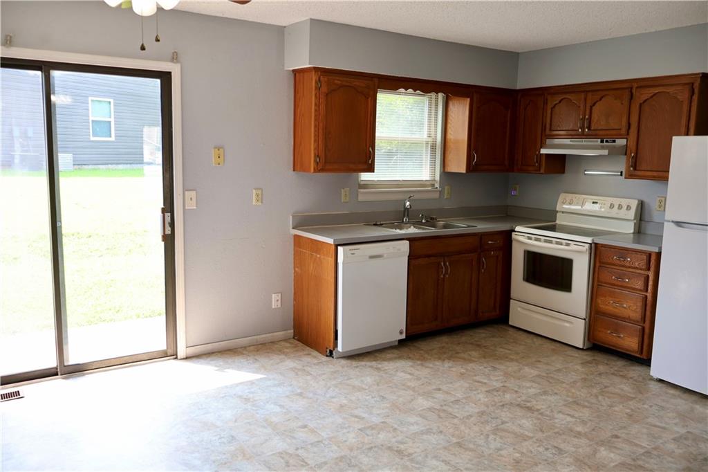 700 B Cedar Drive Property Photo 4