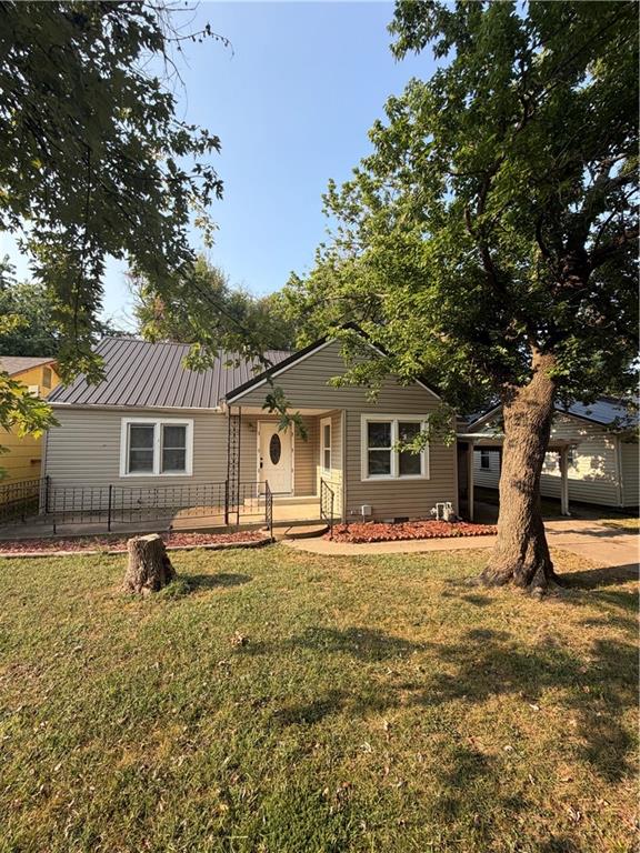3132 Grand Avenue Property Photo