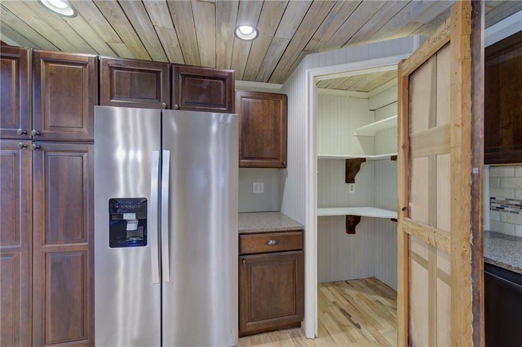 9927 N Harrison Drive Property Photo 8
