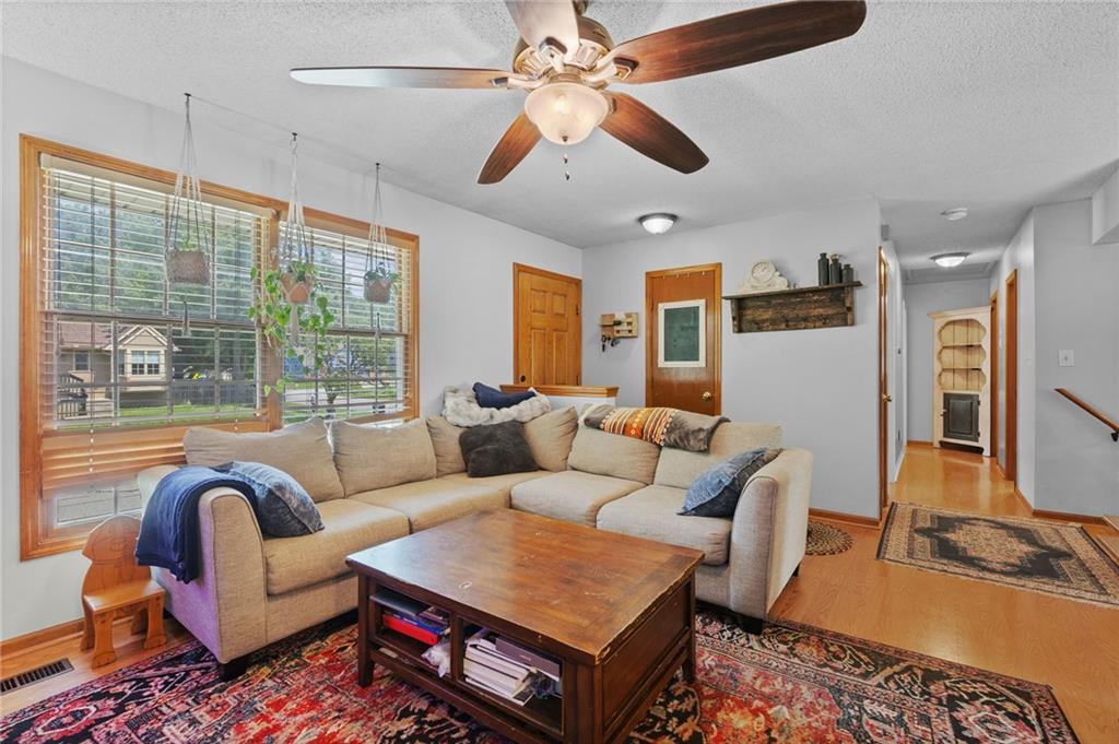 501 Sharon Drive Property Photo 6