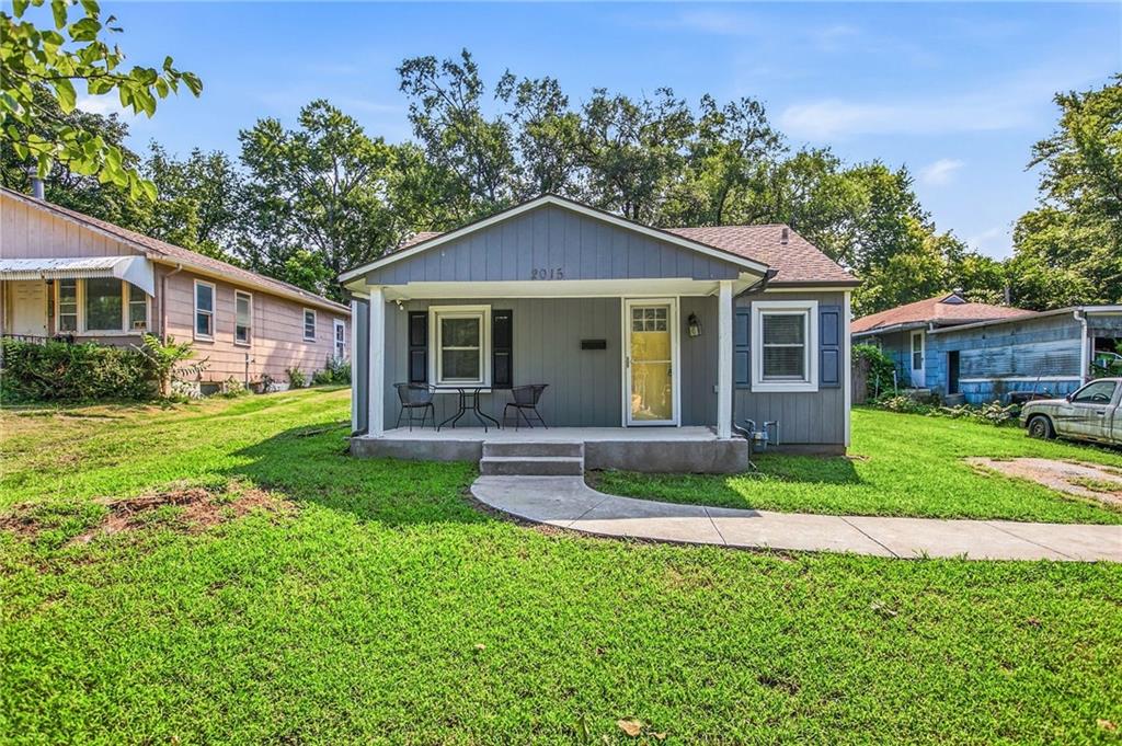 2015 S Ash Avenue Property Photo 1