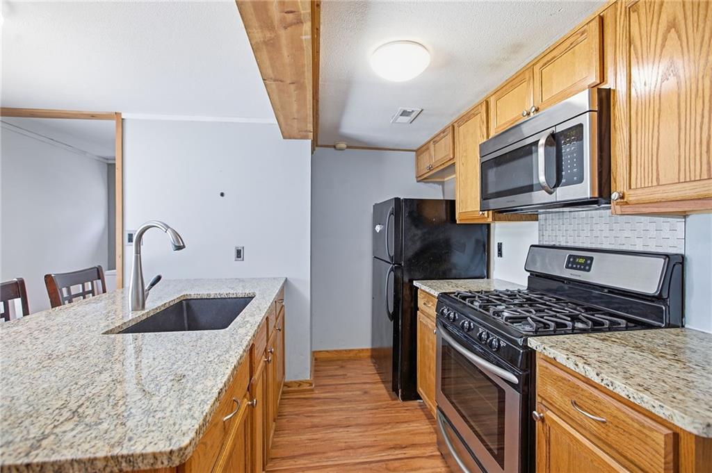 2015 S Ash Avenue Property Photo 6