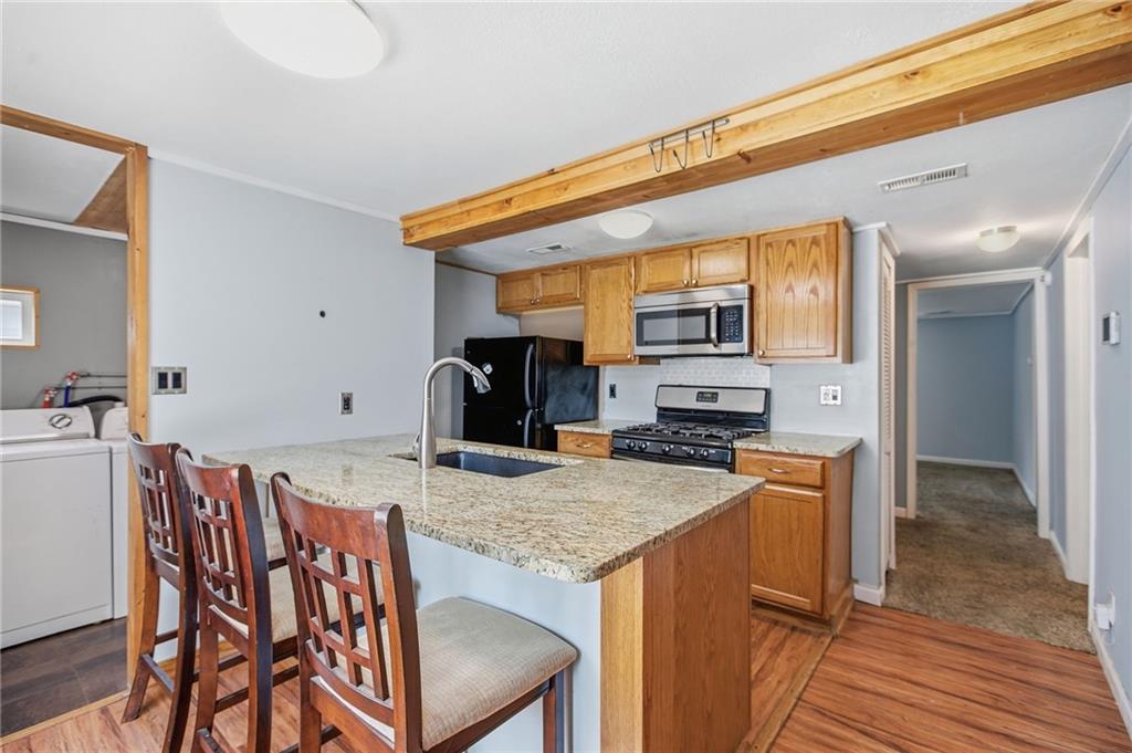 2015 S Ash Avenue Property Photo 8