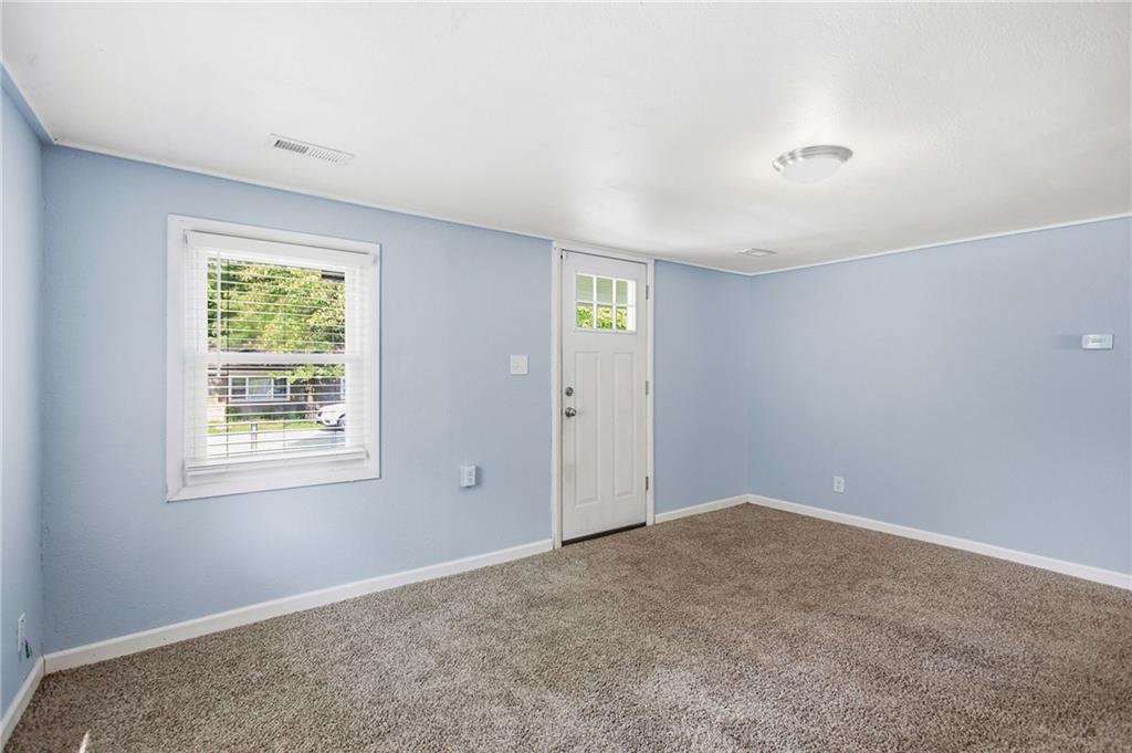 2015 S Ash Avenue Property Photo 9