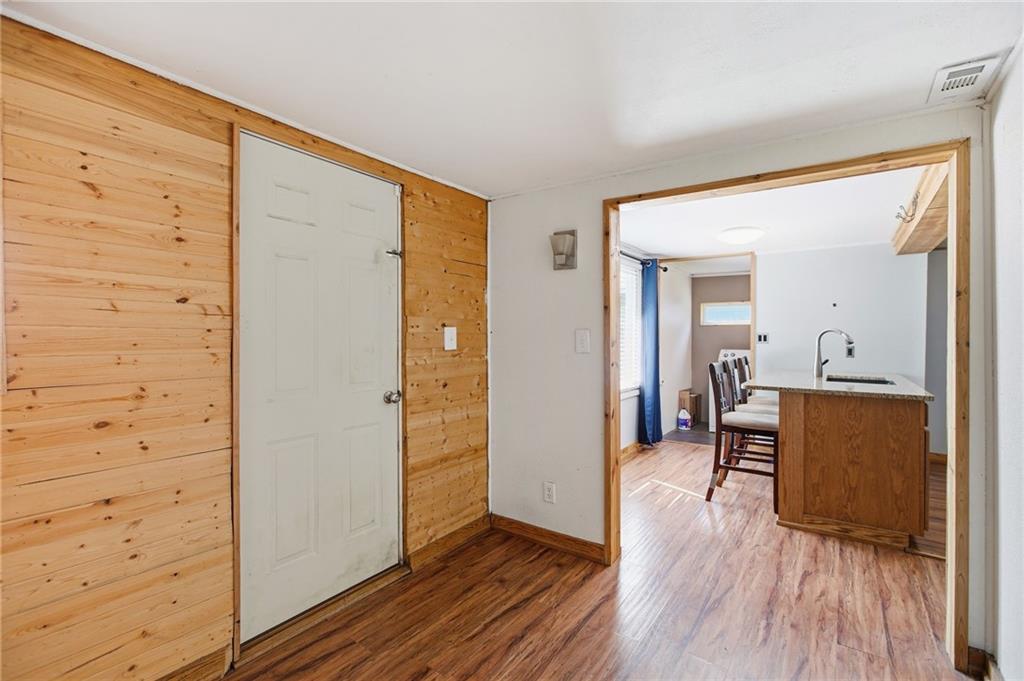 2015 S Ash Avenue Property Photo 20