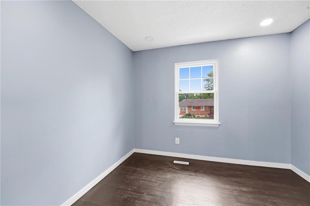 16916 Hart Avenue Property Photo 15