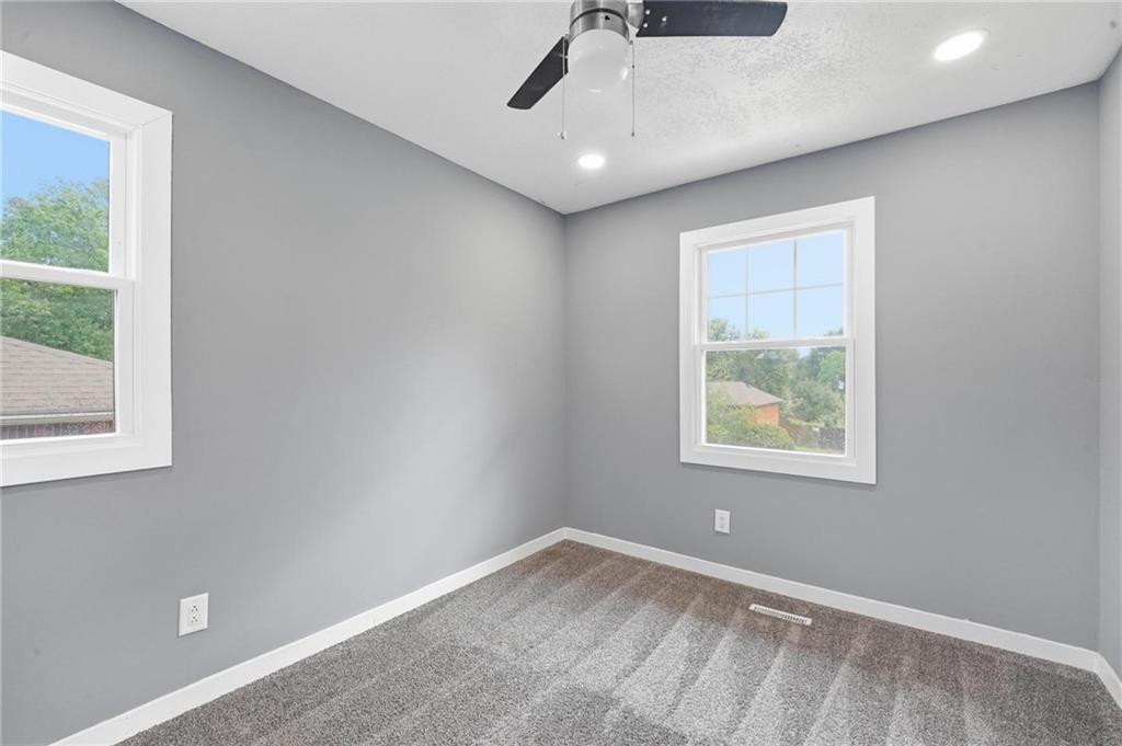 16916 Hart Avenue Property Photo 19