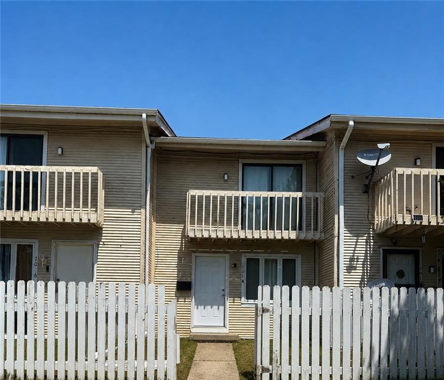 1014 W Maple Avenue
