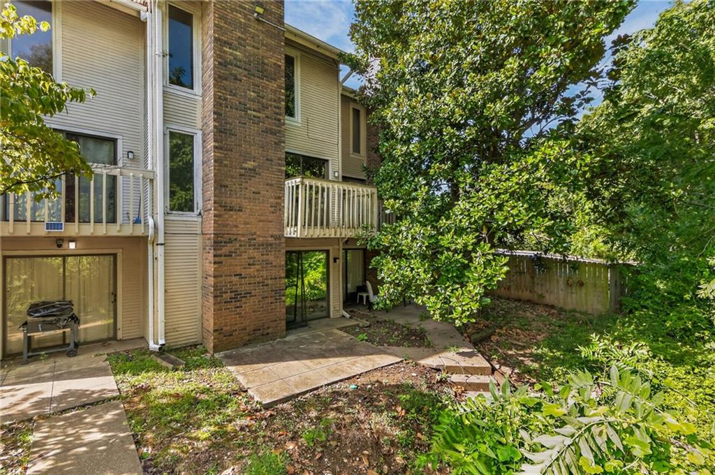 1014 W Maple Avenue Property Photo 5