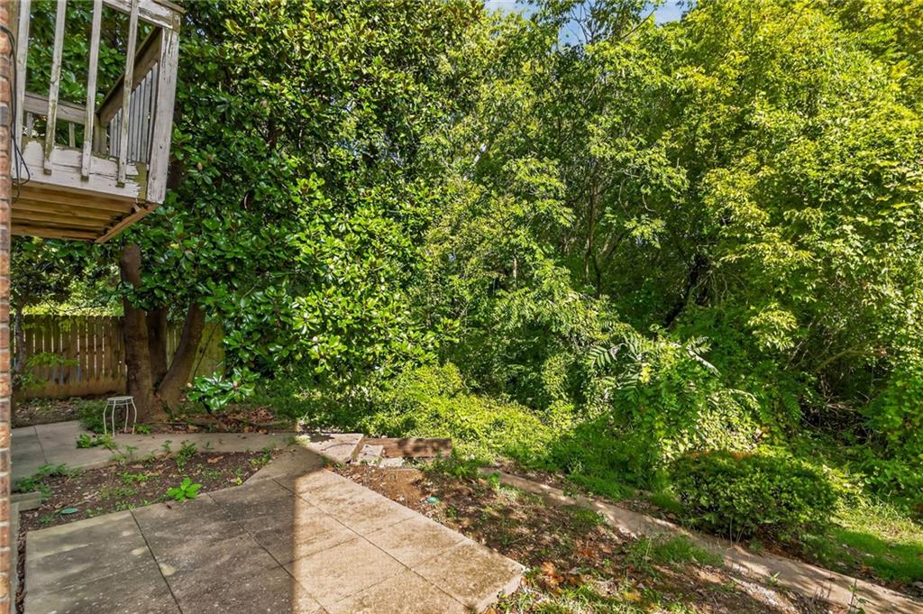 1014 W Maple Avenue Property Photo 6