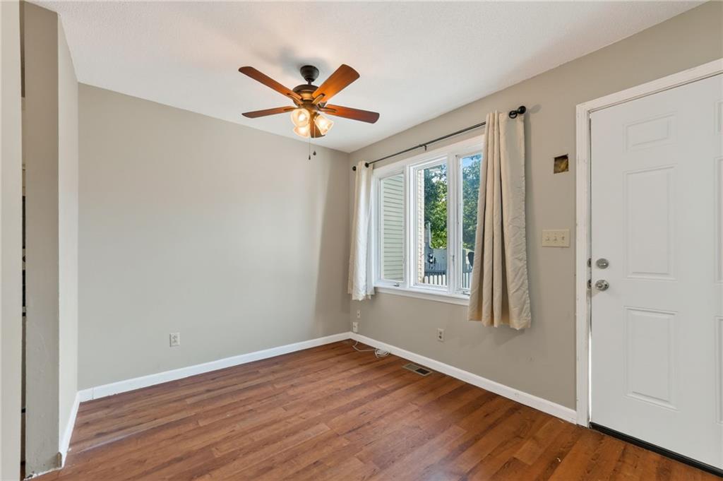 1014 W Maple Avenue Property Photo 7