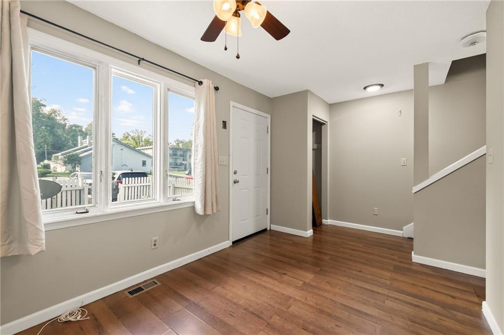 1014 W Maple Avenue Property Photo 8