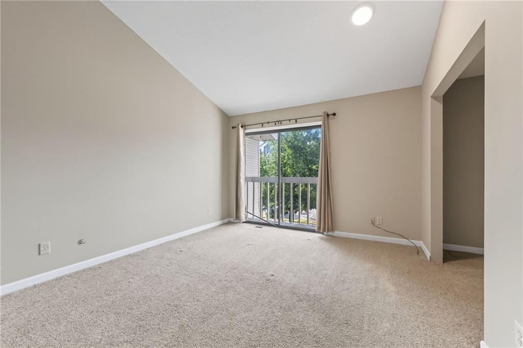 1014 W Maple Avenue Property Photo 15