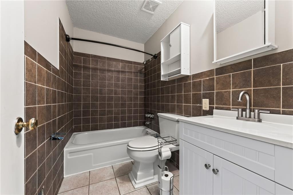1014 W Maple Avenue Property Photo 19
