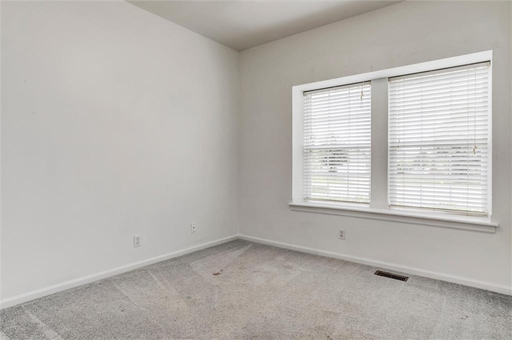 1121 E Frontier Drive Property Photo 10