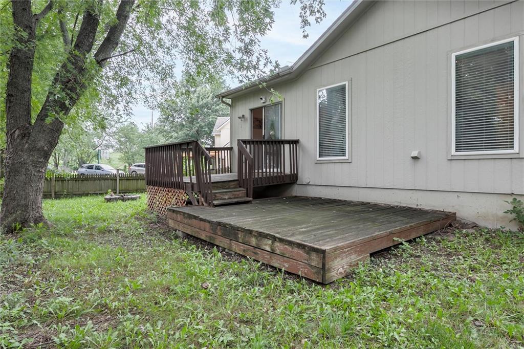 1121 E Frontier Drive Property Photo 21