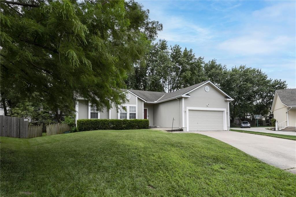 1121 E Frontier Drive Property Photo 22