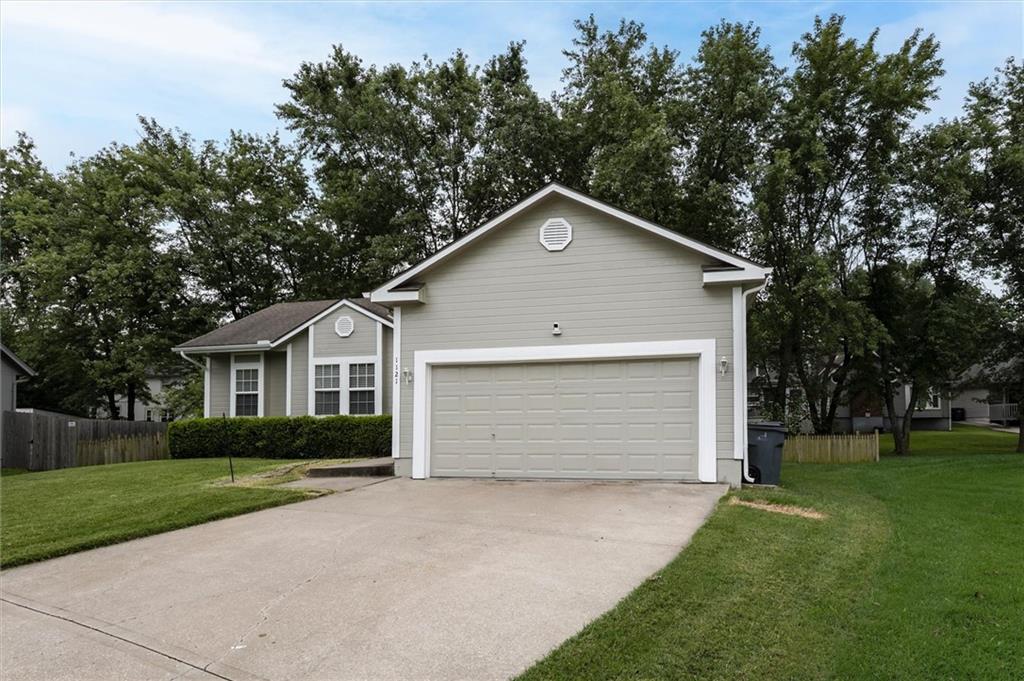 1121 E Frontier Drive Property Photo 24