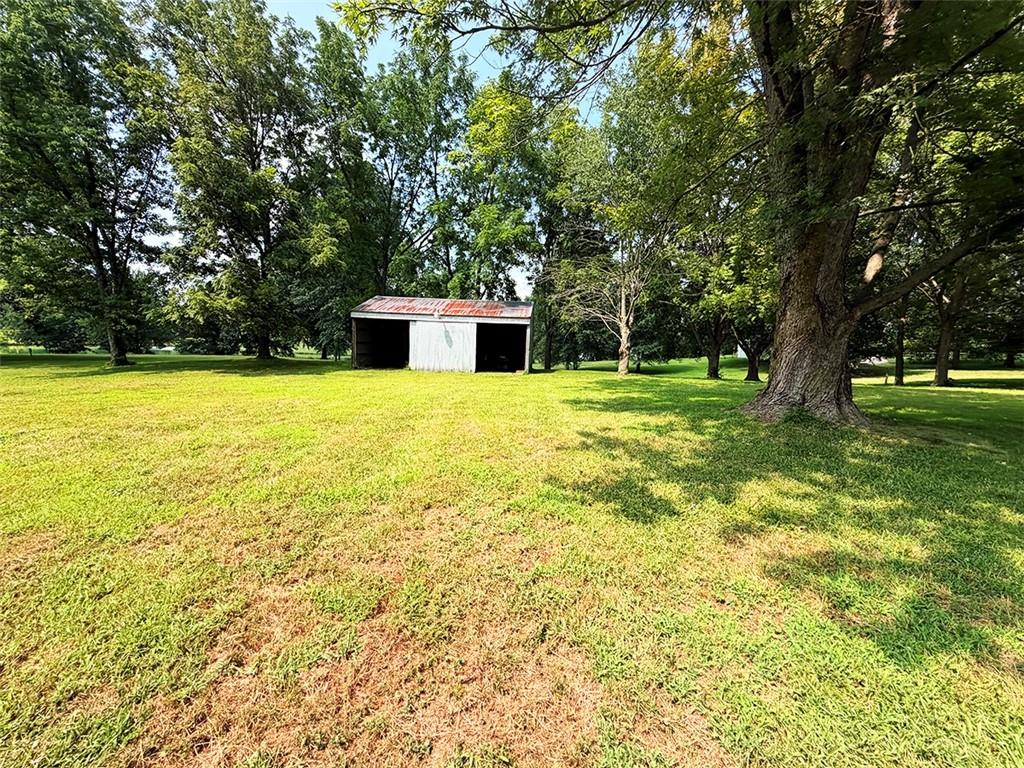 2414 N Hoover Road Property Photo 97