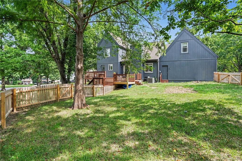 9638 N Wayne Avenue Property Photo 32