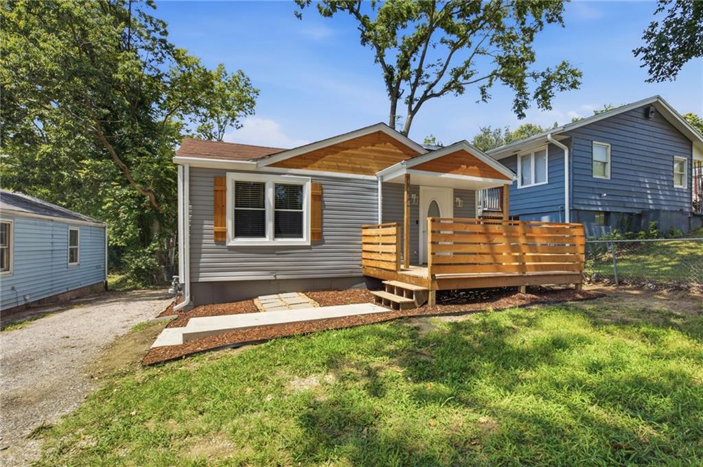 4404 Jackson Avenue Property Photo 2