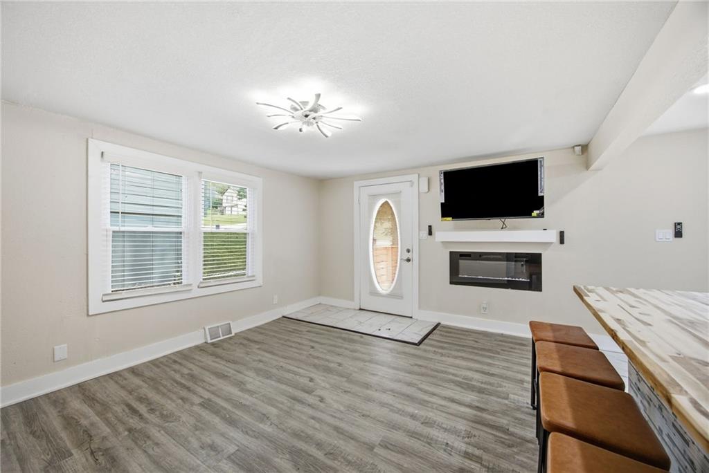 4404 Jackson Avenue Property Photo 6