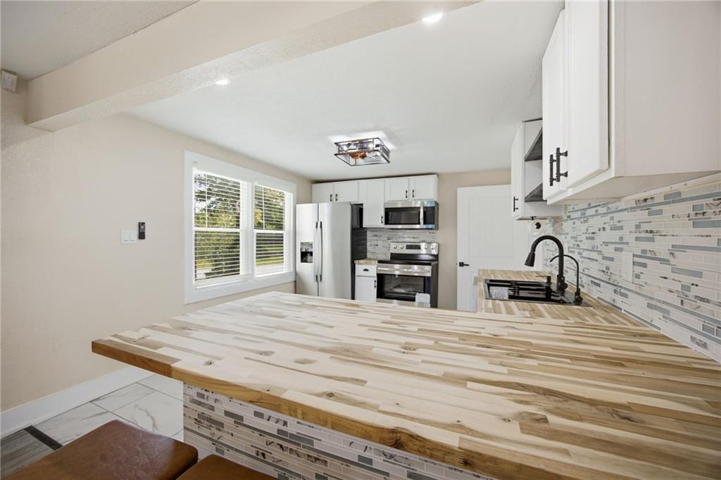 4404 Jackson Avenue Property Photo 7