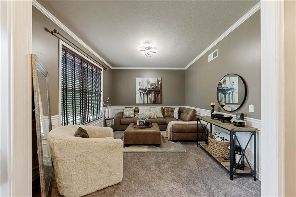 1222 Wiltshire Boulevard Property Photo 4