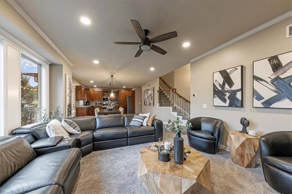1222 Wiltshire Boulevard Property Photo 6
