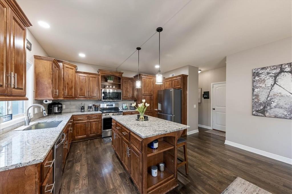 1222 Wiltshire Boulevard Property Photo 7
