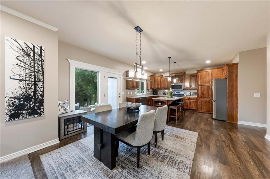 1222 Wiltshire Boulevard Property Photo 8