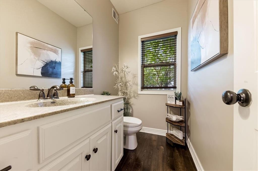 1222 Wiltshire Boulevard Property Photo 11