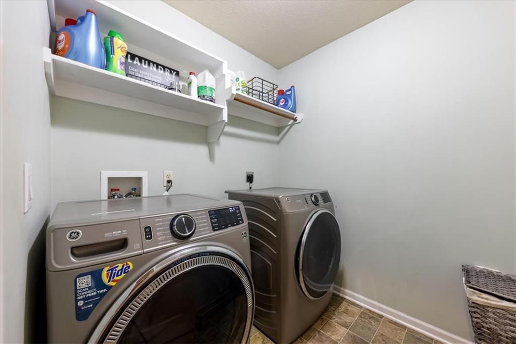 1222 Wiltshire Boulevard Property Photo 12