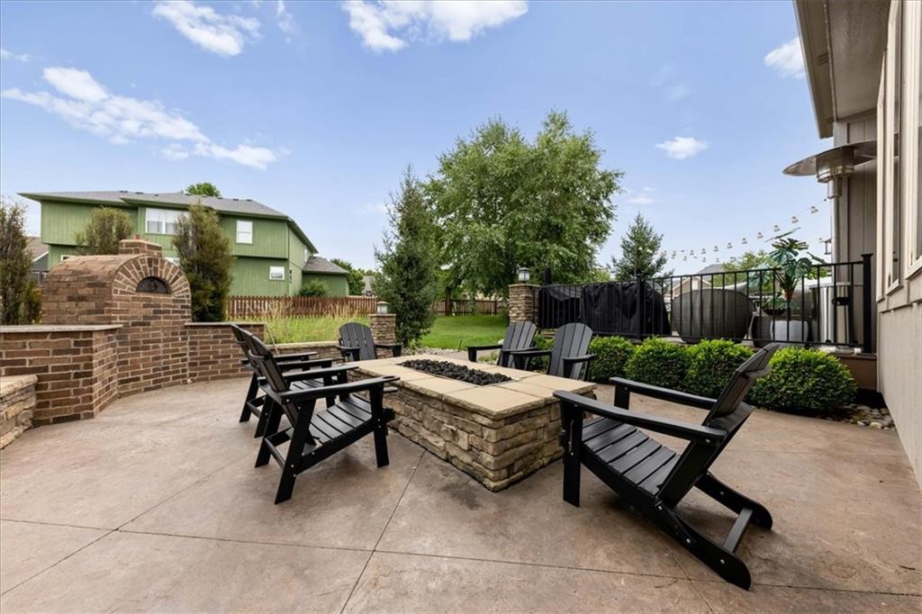 1222 Wiltshire Boulevard Property Photo 29