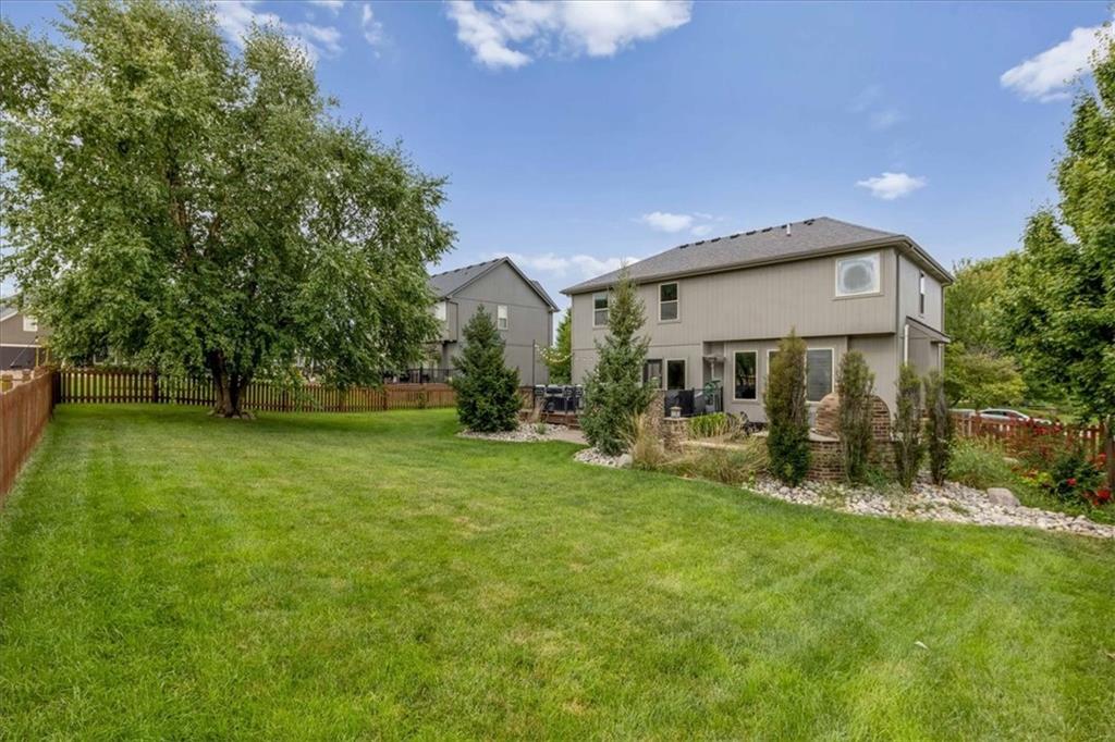 1222 Wiltshire Boulevard Property Photo 31