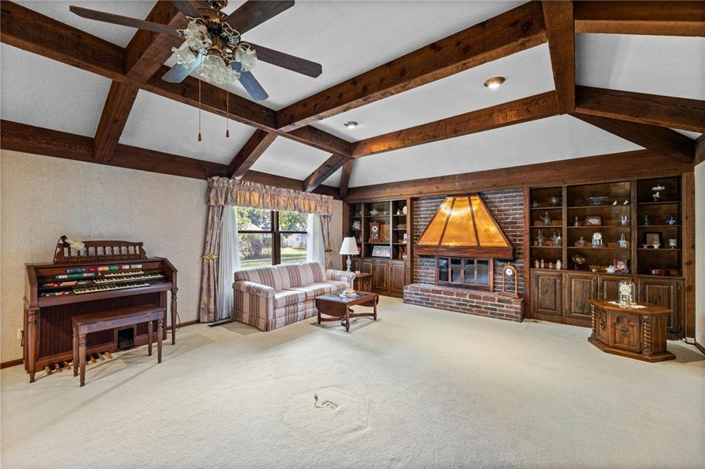 1102 Nakomis Drive Property Photo 6