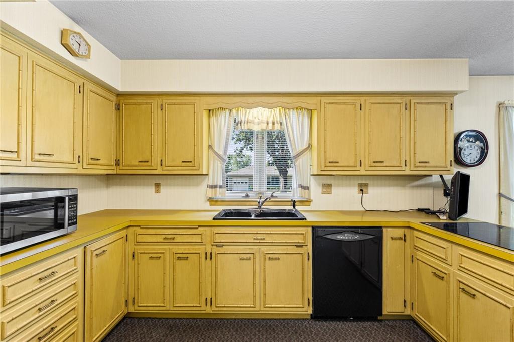 1102 Nakomis Drive Property Photo 16