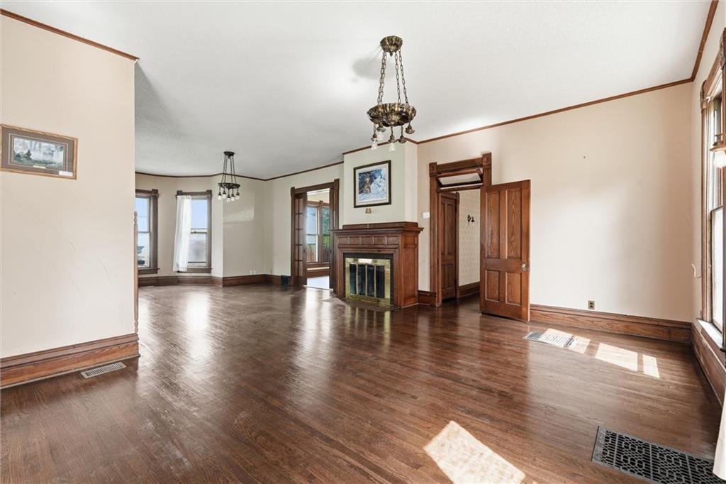 736 Walnut Street Property Photo 6