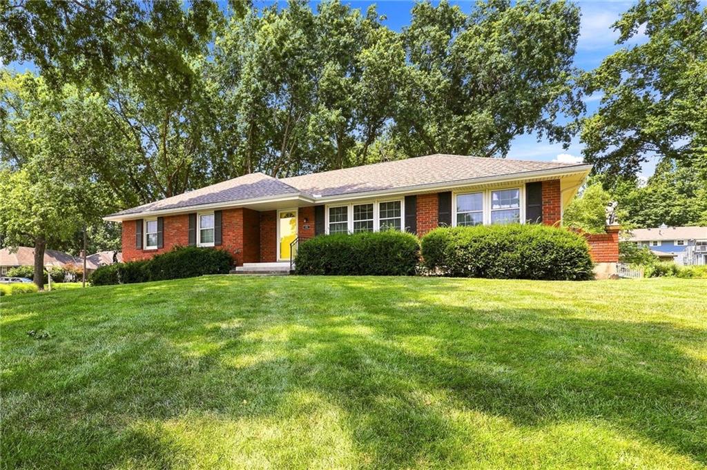 1701 Willow Circle Property Photo 2