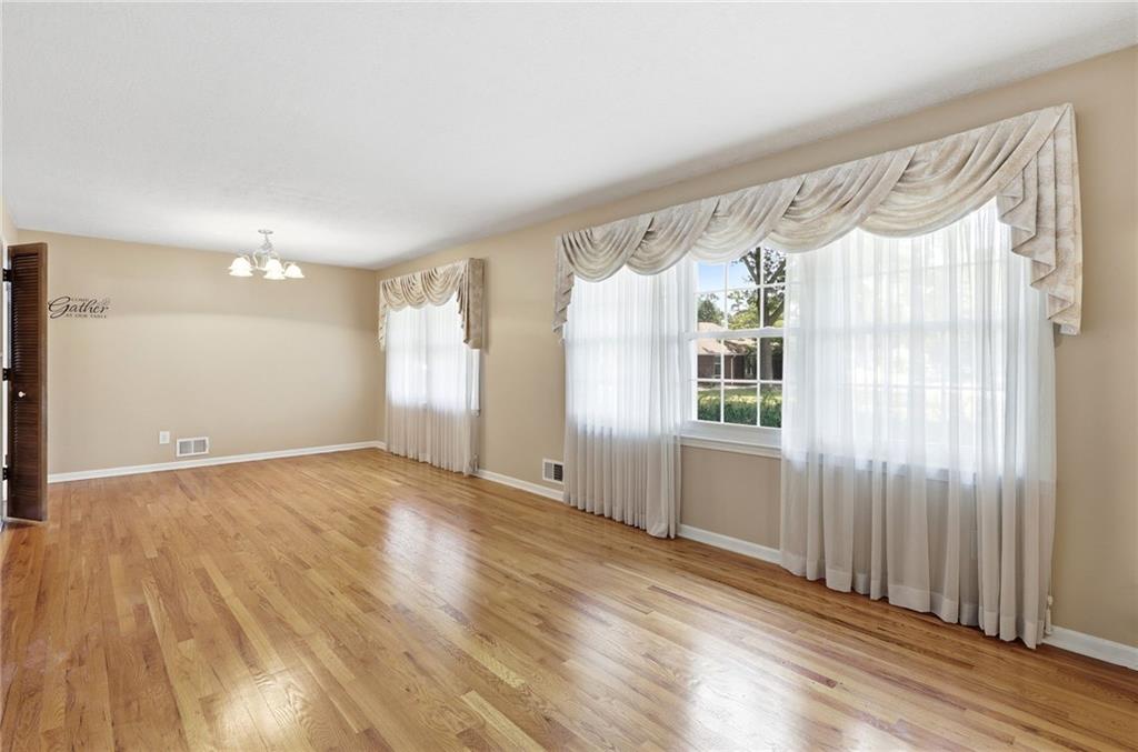 1701 Willow Circle Property Photo 7
