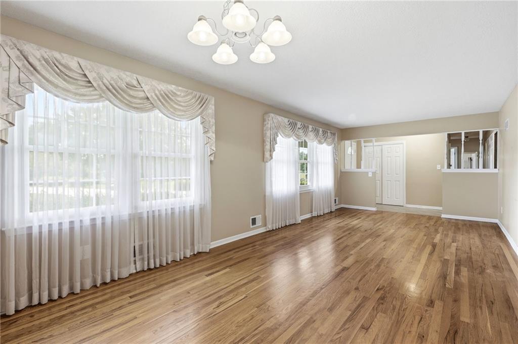 1701 Willow Circle Property Photo 8