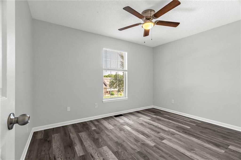1504 Ne Auburn Drive Property Photo 15