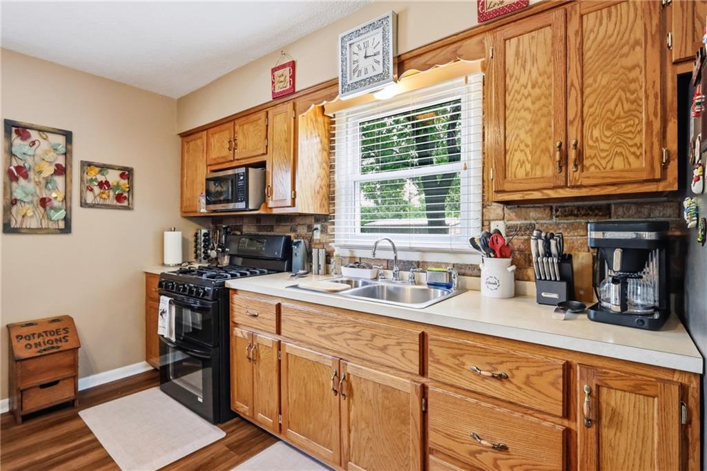 9404 Ne Cookingham Drive Property Photo 10