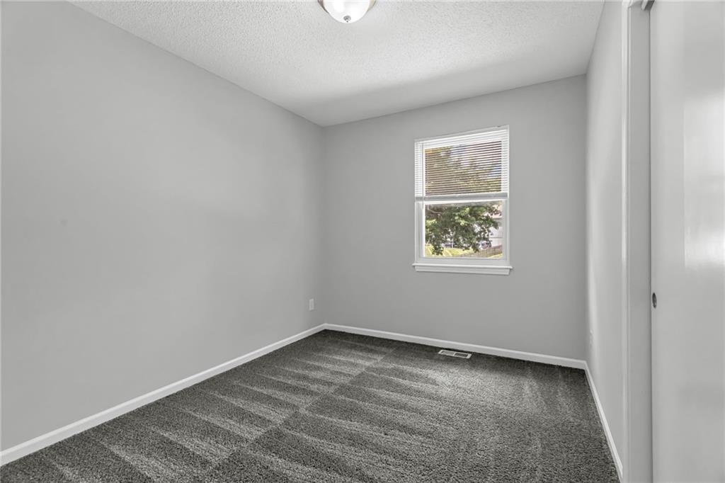 405 Se Onyx Circle Property Photo 17