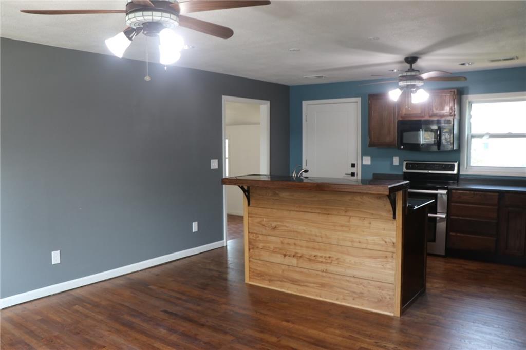 1713 Main Street Property Photo 6